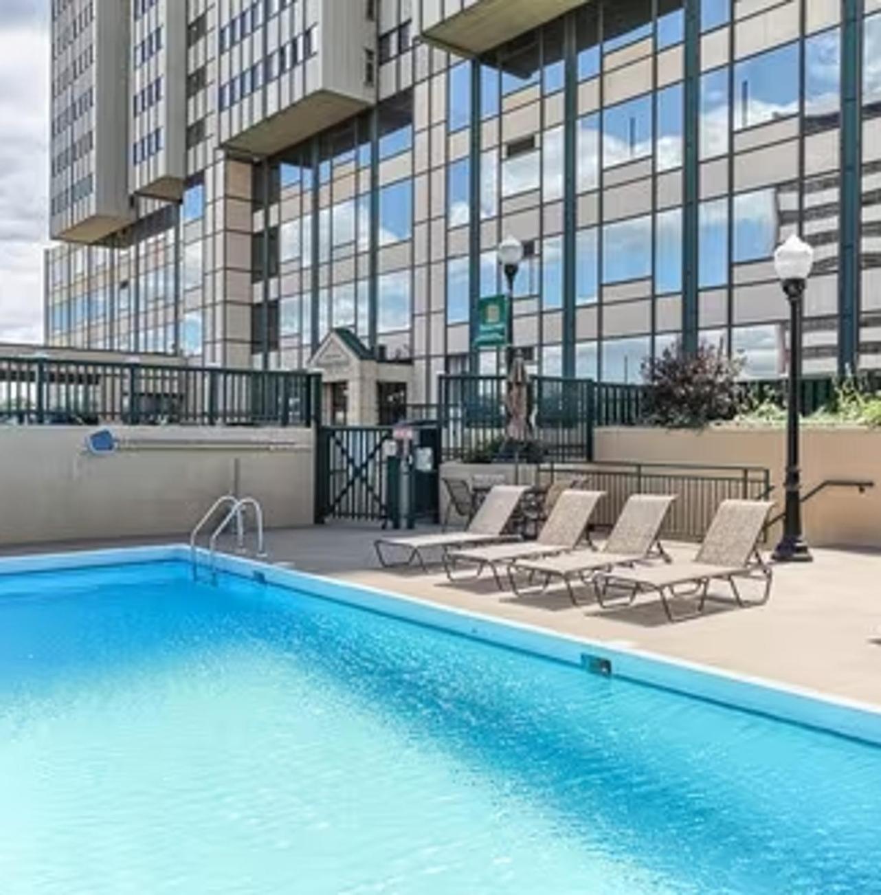 Pp 1203 Corporate 1br, Pool, Free Parking, Gym Apartment *